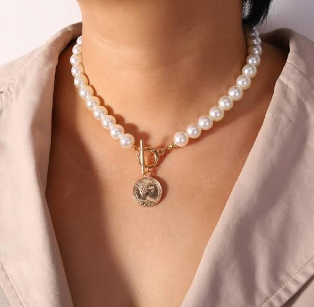Opal Crest Chain