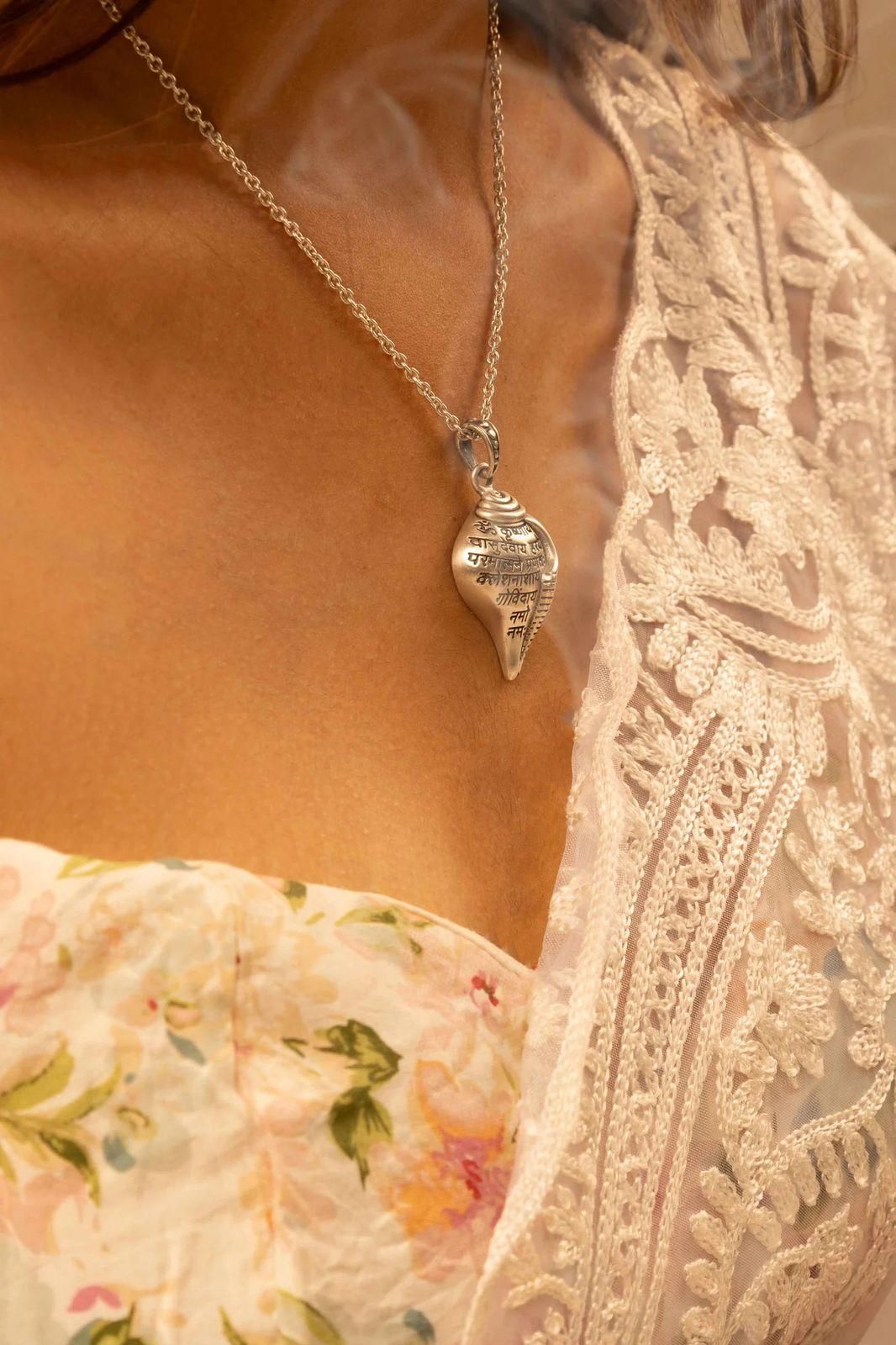 DivineShankha Pendant
