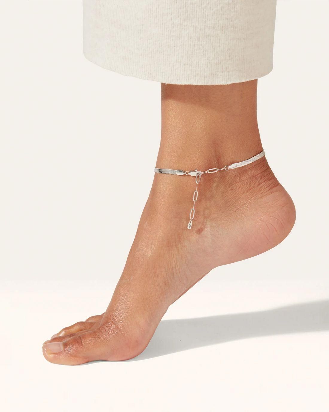 SleekCharm Serpent Anklet