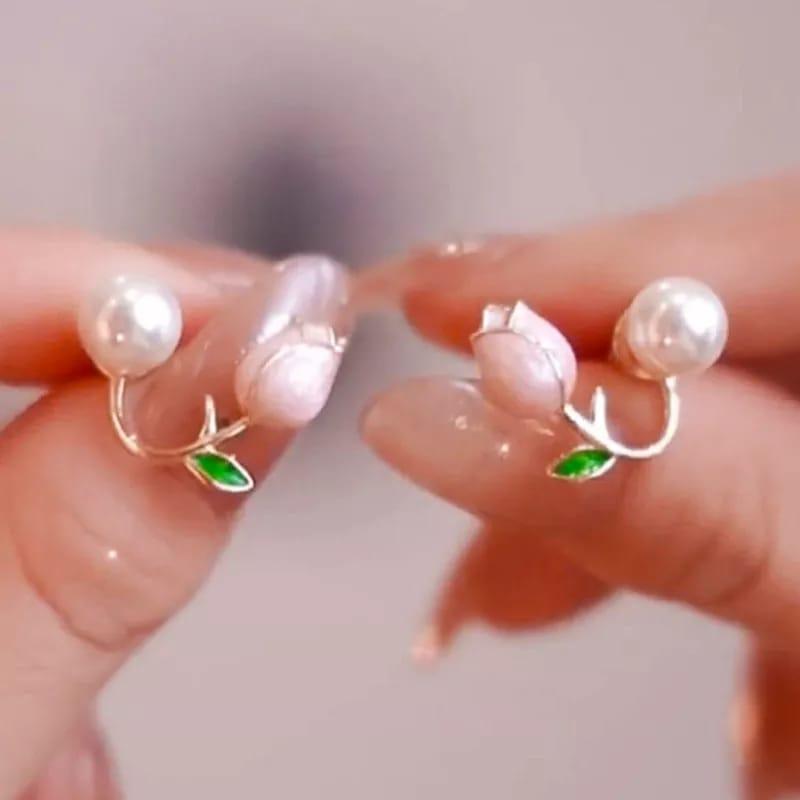 Rosé Bloom Studs